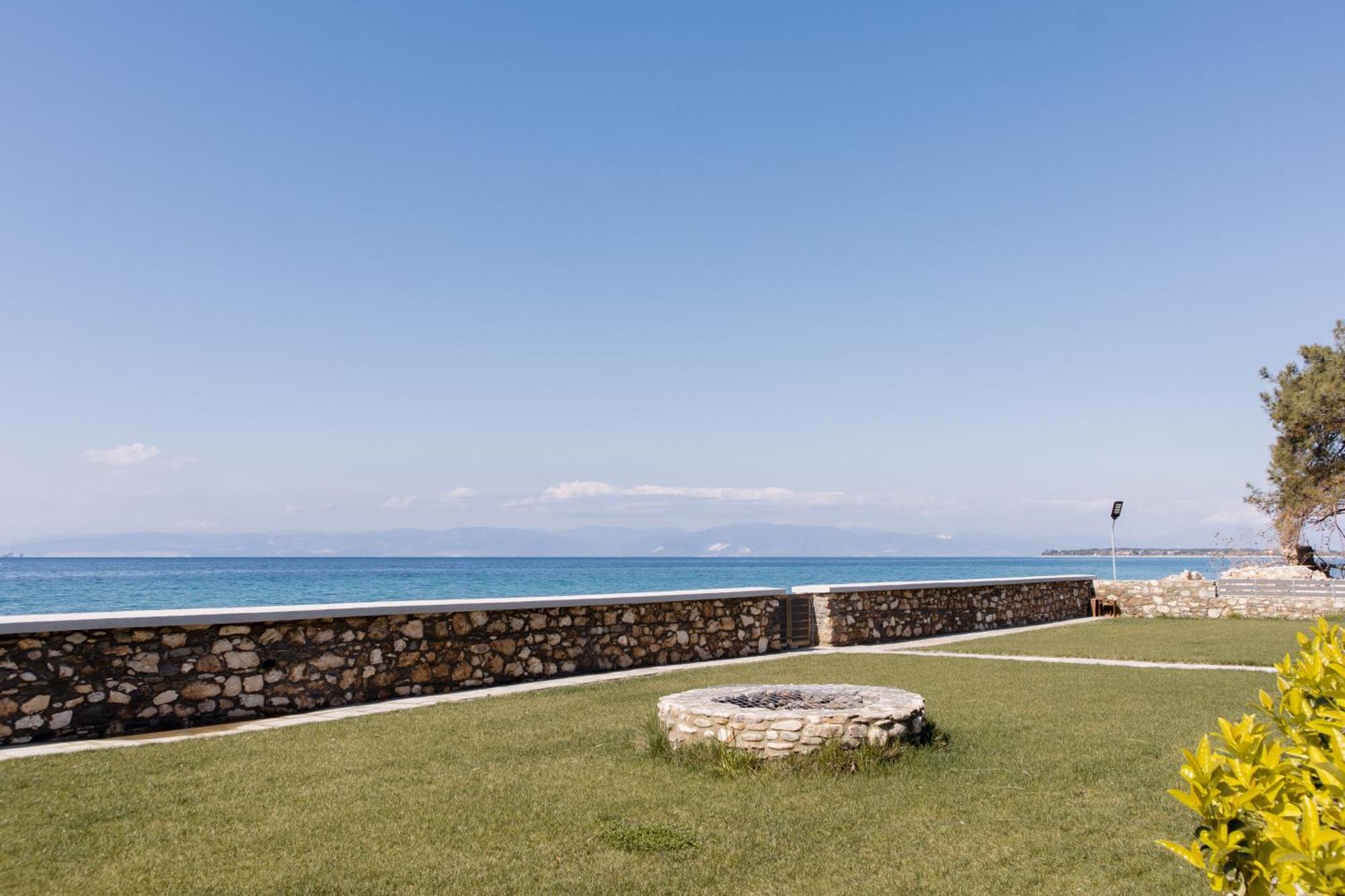 Olive & Sea Luxury Suites Skala Sotiros Esterno foto