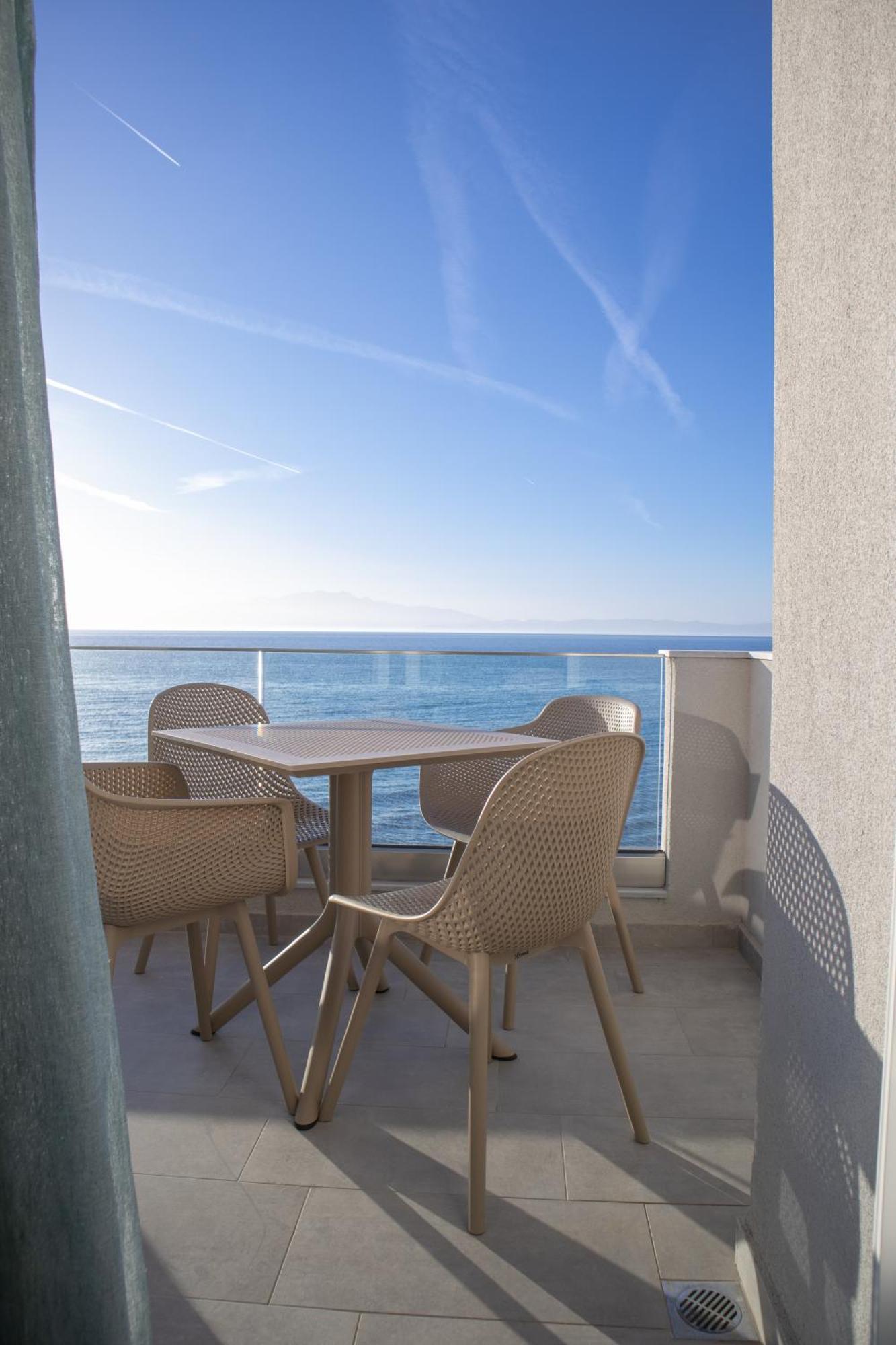 Olive & Sea Luxury Suites Skala Sotiros Esterno foto